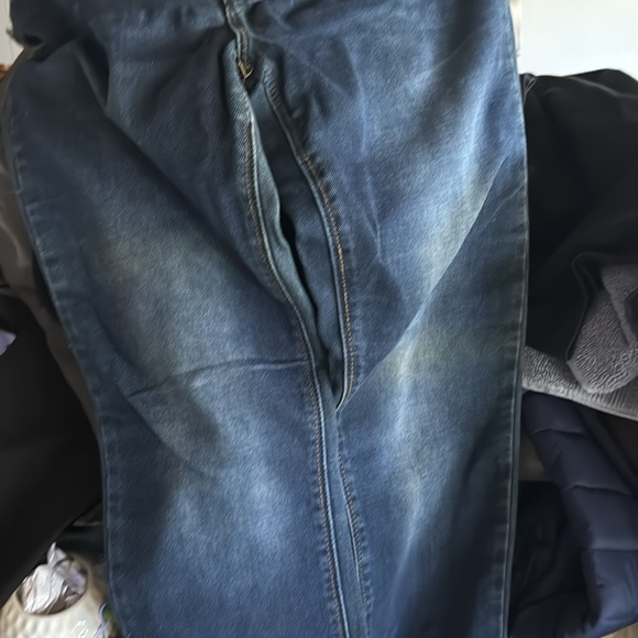 Jeans - Picture 2 of 3